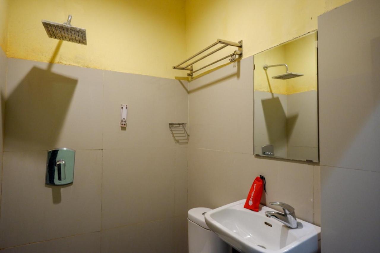Hotel Reddoorz Near Citraland Waterpark Kendari Lepoleop Zewnętrze zdjęcie