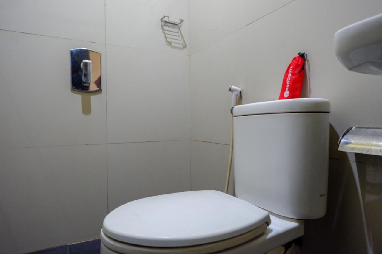 Hotel Reddoorz Near Citraland Waterpark Kendari Lepoleop Zewnętrze zdjęcie